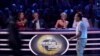 Uno de los intrusos aparece en pantalla frente a los jueces de Dancing with the Stars, tratando de acercarse a Lochte.