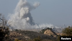 İsrail, yedi günlük insani aranın ardından bu sabah Gazze'nin güneyindeki Han Yunus ve Refah'ı bombaladı. 