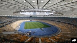 Vista del estadio Olímpico de Kiev, Ucrania, donde el sábado se jugará la final de la Liga de Campeones del fútbol europeo.