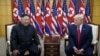2019년 6월 30일 한국 판문점에서 도널드 트럼프 미국 대통령이 김정은 북한 국무위원장과 만나고 있다.