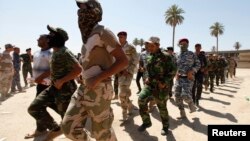 منتقدین پر ولسمشر اوباما نیوکه کوي چې ولې عراق ته ځمکني پوځ نه اتسوي چې د داعش له ډلې سره وجنګیږي.