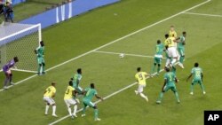 Yerry Mina aifungia Colombia goli la ushindi dhidi ya Senegal. 