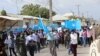 Les partisans des différents candidats présidentiels de l'opposition manifestent à Mogadiscio le 19 février 2021.