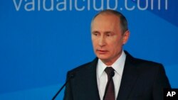 Putin tokom obraćanja političkim ekspertima na skupu u Sočiju