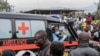 Sebuah ambulans berada di tepi Danau Kivu setelah sebuah kapal yang mengangkut penumpang dan barang terbalik di dekat Pelabuhan Kituku di Goma, provinsi Kivu Utara, Republik Demokratik Kongo, 3 Oktober 2024.