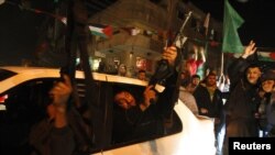 Piştî ragihandina agirbestê, rûniştvanên Gaza’yê jibo pîrozbahîyê rijîyan kolanan