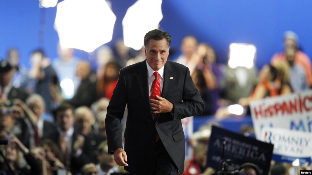 Mitt Romney saat akan menerima secara resmi pencalonan sebagai kandidat presiden Partai Republik. (Foto: Reuters/Joe Skipper)