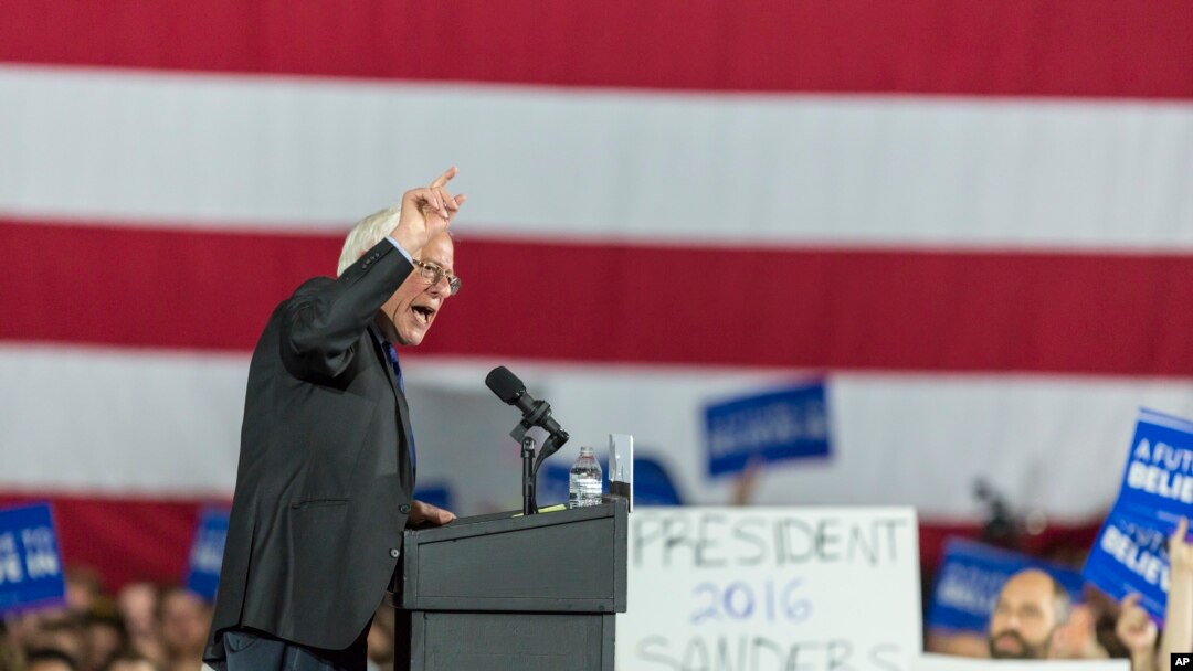 Ứng cử viên tổng thống của đảng Dân chủ Thượng nghị sĩ Bernie Sanders, phát biểu tại một cuộc vận động tranh cử ở Madison, Wisconsin, ngày 26/3/2016.