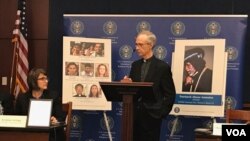 Linh mục Thomas Reese, Chủ tịch Uỷ ban Tự do Tôn giáo Quốc tế Hoa Kỳ (USCIRF) phát biểu tại buổi họp báo ngày 6/4/2017.
