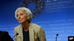 Menurut Direktur Pelaksana Dana Moneter Internasional (IMF), Christine Lagarde, dunia terhindar dari kondisi terburuk dan ekonomi dunia tidak lagi terlihat parah seperti sebelumnya (21/4).