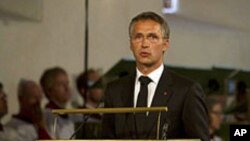 Le secrétaire général de l'Otan Jens Stoltenberg dans la cathédrale d'Oslo, le 24 juillet 2011