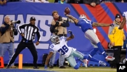 Odell Beckham Jr. se graduó de ídolo con espectacular atrapada en la derrota de los Giants ante los Cowboys por 31-28.