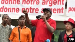 Pascal Affi N'Guessan, dirigeant du Front populaire ivoirien, parle pendant une manifestation à Abidjan, le 17 juin 2017.