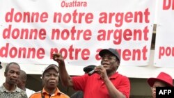 Pascal Affi N'Guessan, dirigeant du Front populaire ivoirien, parle pendant une manifestation à Abidjan, le 17 juin 2017.