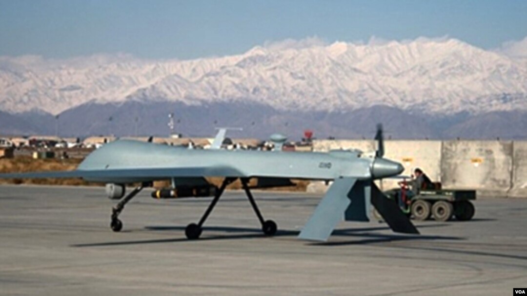 Pesawat tak berawak (Drone) lengkap dengan misil di hangar bandara Bagram (Foto: dok).