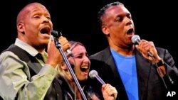 Soul2Soul stars (l to r)) Tony Perry, Magda Fishman and Elmore James.