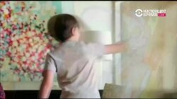 Интерактивный домашний питомец по имени Козмо с внешностью Валли и повадками R2D2