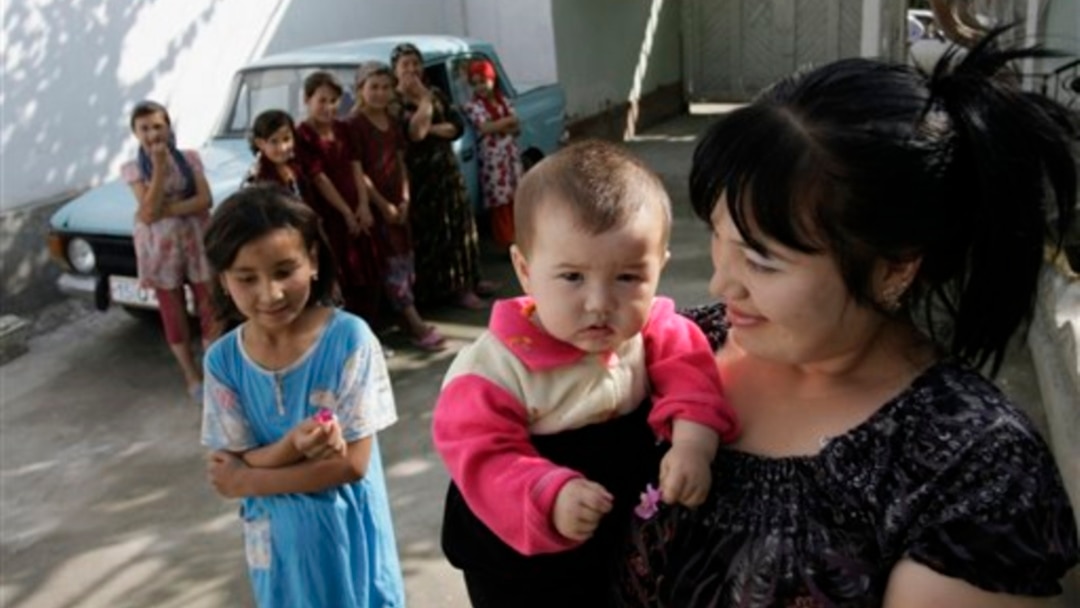 Styuardessalar bilan porno