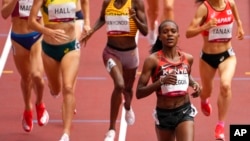 Faith Kipyegon a gagné en 2021 à Tokyo sa deuxième médaille d'or olympique sur 1500 m.