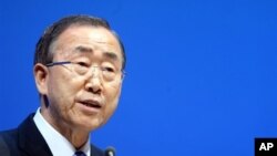 4일 카타르 도하에서 열린 유엔 기후변화 회의에서 연설하는 반기문 유엔 사무총장.