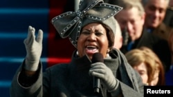 Aretha Franklin chante lors de la cérémonie d'inauguration du président Barack Obama à Washington, le 20 janvier 2009. 