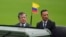 El presidente colombiano Gustavo Petro y su nuevo ministro de Defensa, Pedro Sánchez. En Bogotá, Colombia, el martes 11 de marzo de 2025.