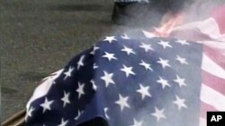 AQSh bayrog'ini yoqish jinoyat emas, lekin qarshilik kuchli - Navbahor Imamova