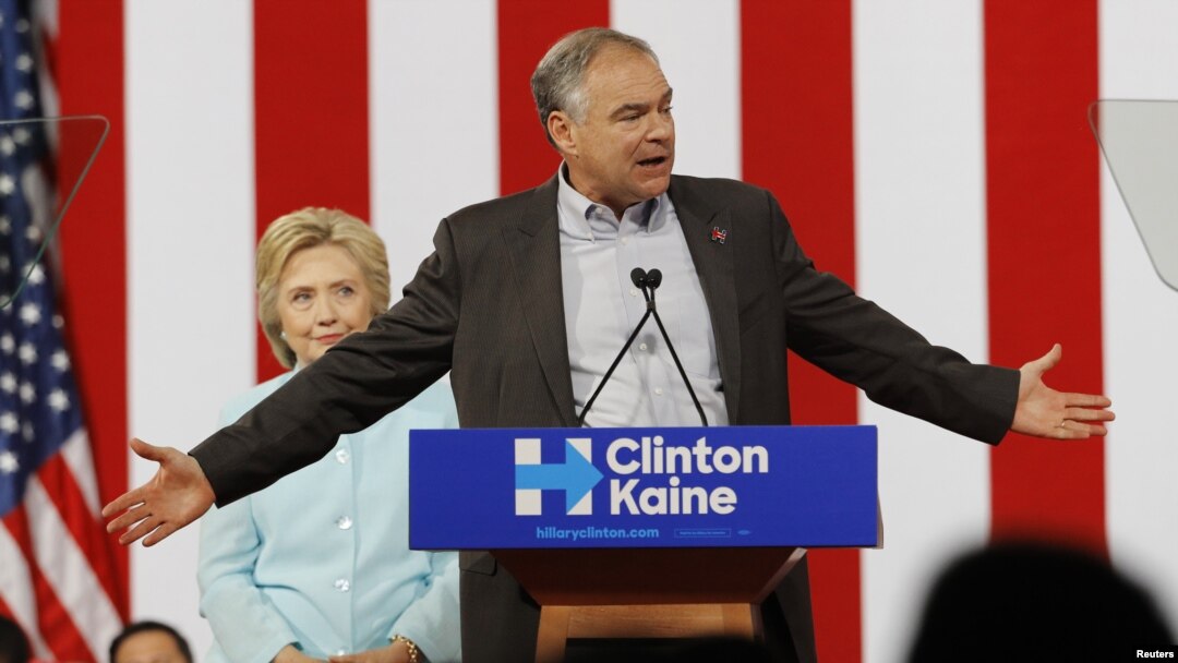El senador por Virginia, Tim Kaine, debutó el sábado como compañero de fórmula para la presidencia junto a Hillary Clinton.