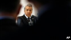 El presidente de Ecuador, Lenin Moreno, habla en un evento en el grupo de expertos Diálogo Interamericano, el martes 16 de abril de 2019, en Washington.