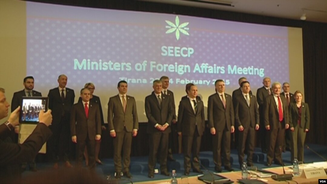 Para Menlu Asosiasi negara-negara Eropa Tenggara (SEECP) mengadakan pertemuan di Tirana, Albania (24/2).