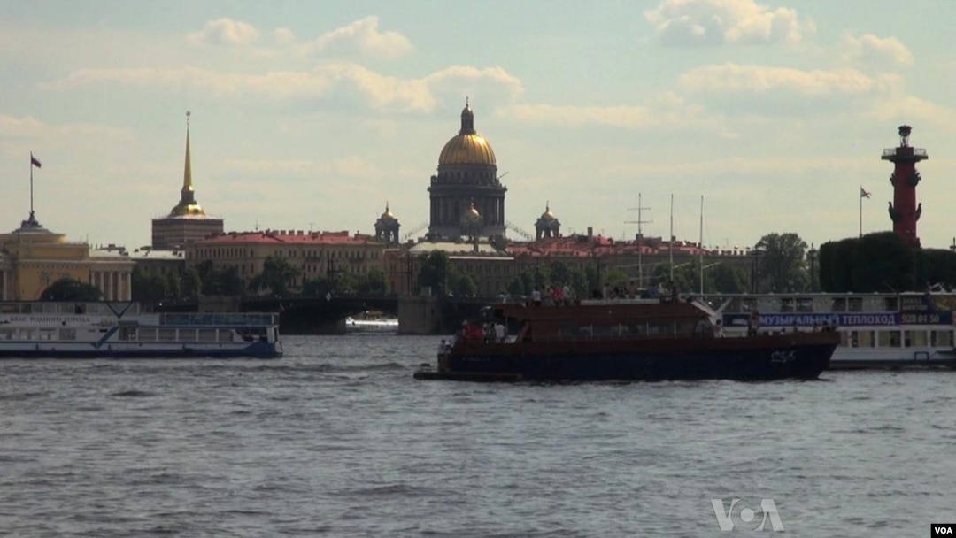 Erkak katta yoshli ayolni eshak it uslubida sikadi