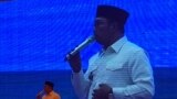 Komandan Satgas Citarum Ridwan Kamil berbicara pada evaluasi satu tahun Citarum Harum di Bandung, Januari 2019 (foto: VOA/Rio Tuasikal)