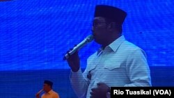 Komandan Satgas Citarum Ridwan Kamil berbicara pada evaluasi satu tahun Citarum Harum di Bandung, Januari 2019 (foto: VOA/Rio Tuasikal)