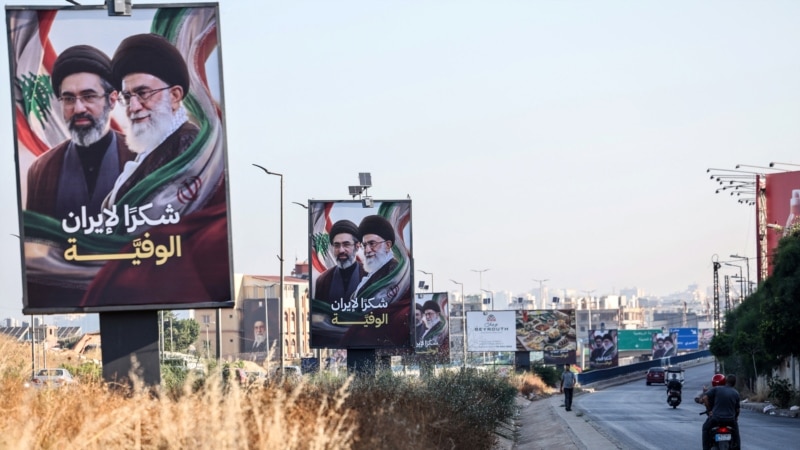 گزارش‌ها: پوسترهای خامنه‌ای‌ها از جاده فرودگاه بیروت جمع‌آوری شد و با بنرهای «لبنان اول» جایگزین شد