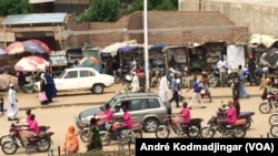 Le Tchad vit au rythme d'une grogne sociale à N'djamena, le 13 décembre 2017. (VOA/André Kodmadjingar).