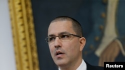 El ministro de Relaciones Exteriores de Venezuela, Jorge Arreaza, asiste a una conferencia de prensa en Caracas, el 5 de febrero de 2020.