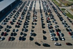 An aerial view of vehicles queuing at a drive-thru COVID-19 testing site at the Alliant Energy Center complex, as the coronavirus disease outbreak continues in Madison, Wisconsin, Nov. 5, 2020.