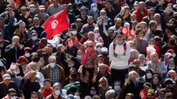 Manifestations à Tunis contre l'"accaparement du pouvoir" du président Kais Saied
