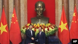 中国国家主席习近平2023年12月13日在河内会见了越南国家主席武文赏。