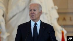 조 바이든 대통령이 5월 7일 워싱턴 의회의사당에서 열린 미국 홀로코스트 기념박물관의 연례 추모일 기념식에서 연설하고 있다.