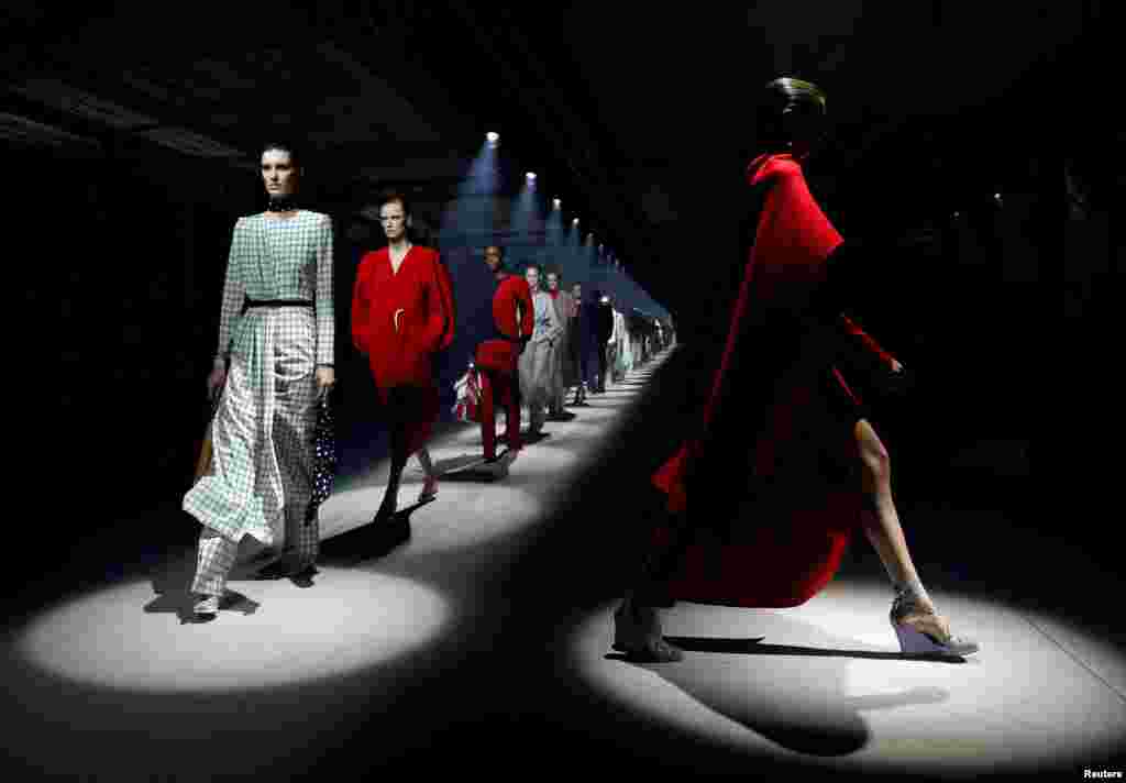 Paris - Givenchy 2020/2021 Payız-Qış modelləri &nbsp;