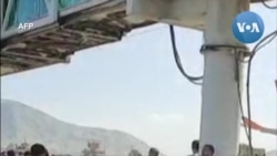 Người Afghanistan đổ xô đến sân bay sau khi Taliban chiếm Kabul