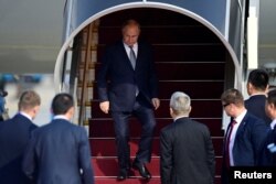 Predsednik Rusije Vladimir Putin stiže na međunarodni aerodrom u Pekingu, da bi učestvovoa u Trećem forumu Pojas i put, u Pekingu, u Kini, 17. oktbra 2023.