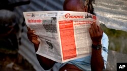 El periódico Granma es uno de los pocos medios autorizados en Cuba por el régimen.