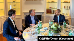  بدر البوسعیدی، وزیر امور خارجه عمان بعد از واسطه‌گری مذاکرات هیات آمریکایی و جمهوری اسلامی در ژنو، روز جمعه در کاخ سفید حضور خواهد یافت. 