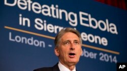 Menlu Inggris Philip Hammond berbicara pada konferensi internasional soal ebola di London Kamis (2/10).