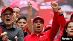 El ministro de Petróleo de Venezuela y presidente de la petrolera estatal PDVSA, Pedro Tellechea (centro), asiste a una manifestación contra la corrupción y en apoyo de la industria petrolera, en Caracas, Venezuela, el 25 de marzo de 2023. REUTERS/Leonardo Fernández Viloria