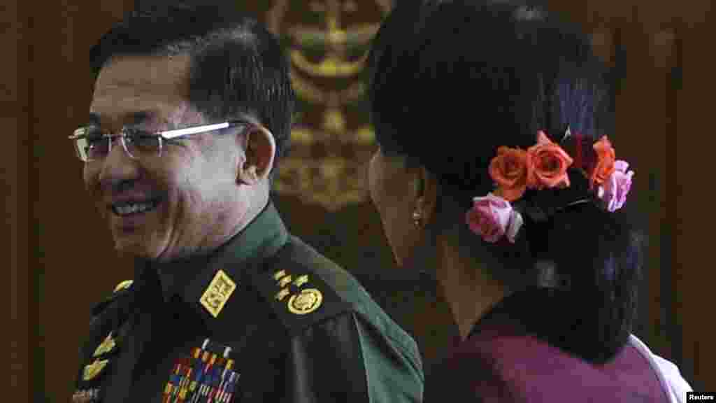 ဗိုလ်ချုပ်မှူးကြီးမင်းအောင်လှိုင်နှင့် ဒေါ်အောင်ဆန်းစုကြည်