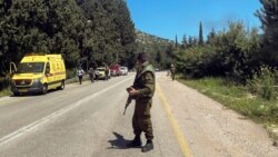 یک سرباز اسرائیلی پس از حمله پهپادی حزب‌الله لبنان به روستای مرزی «عرب العرامشه» در شمال اسرائیل
