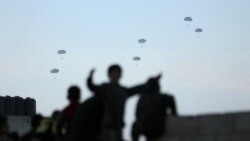 Mỹ thả đợt hàng viện trợ đầu tiên xuống Gaza | VOA